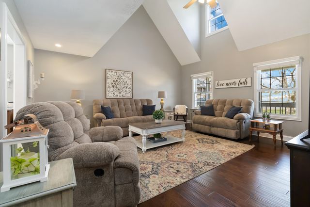 362 Whisper Woods Drive, Somerset, KY 42503