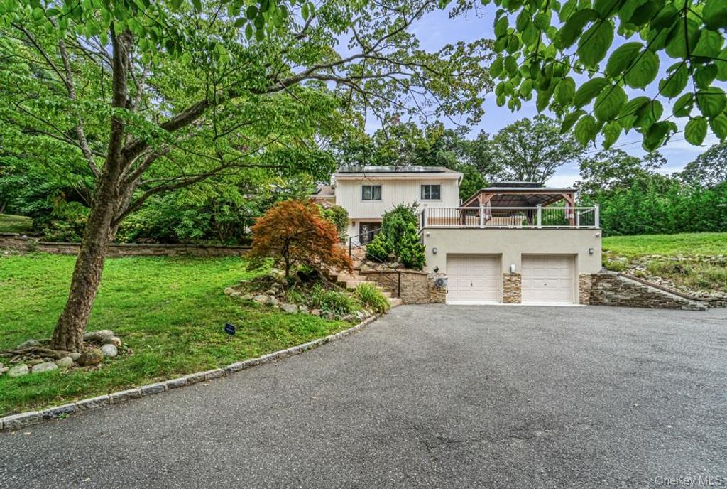 29 Hillside Lane, Syosset, NY 11791 — exterior