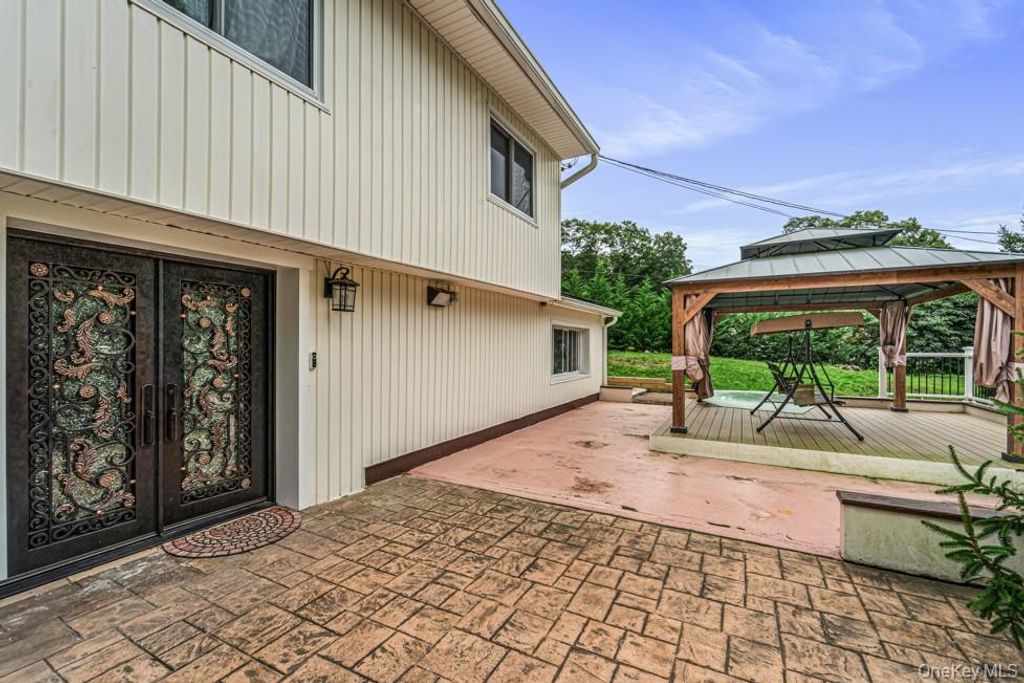 29 Hillside Lane, Syosset, NY 11791 — photo 2