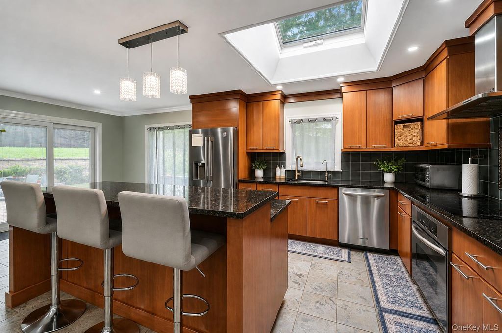 29 Hillside Lane, Syosset, NY 11791 — photo 5