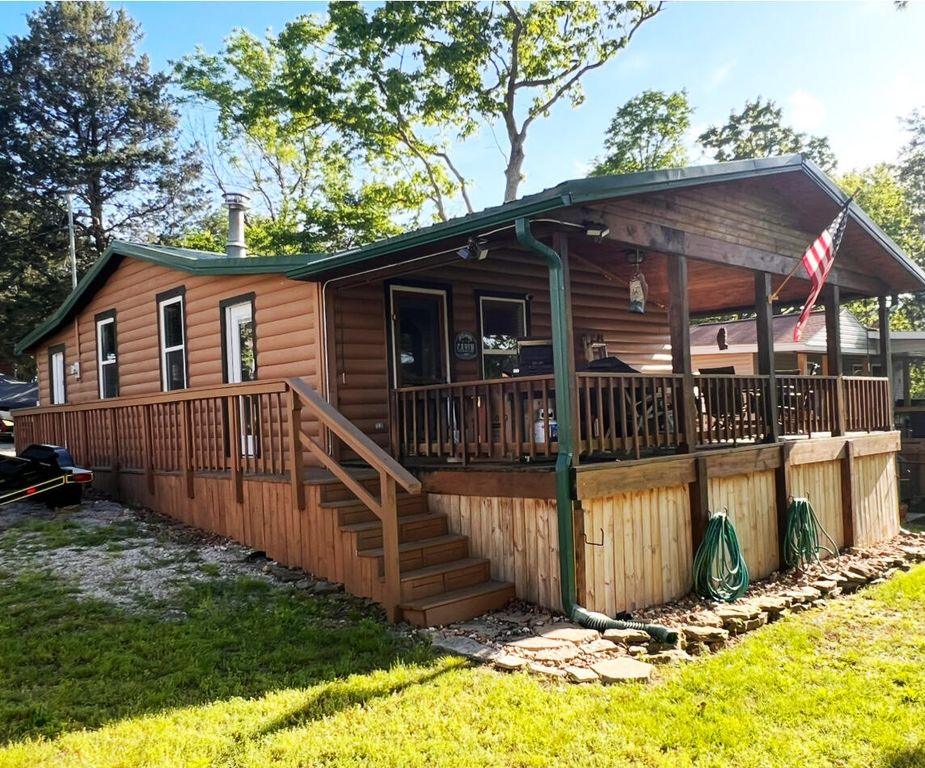 1546 Hideaway Road, Galena, MO 65656