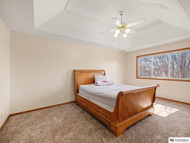 13518 Taylor Street, Omaha, NE 68164