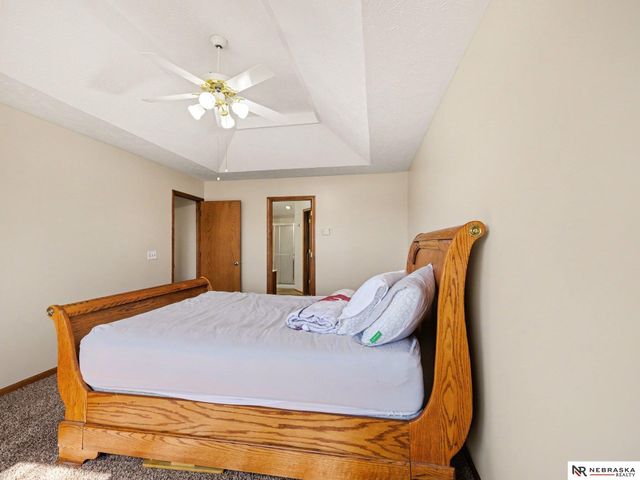 13518 Taylor Street, Omaha, NE 68164