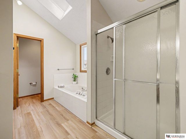 13518 Taylor Street, Omaha, NE 68164