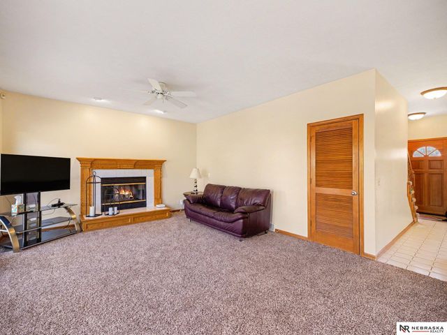 13518 Taylor Street, Omaha, NE 68164