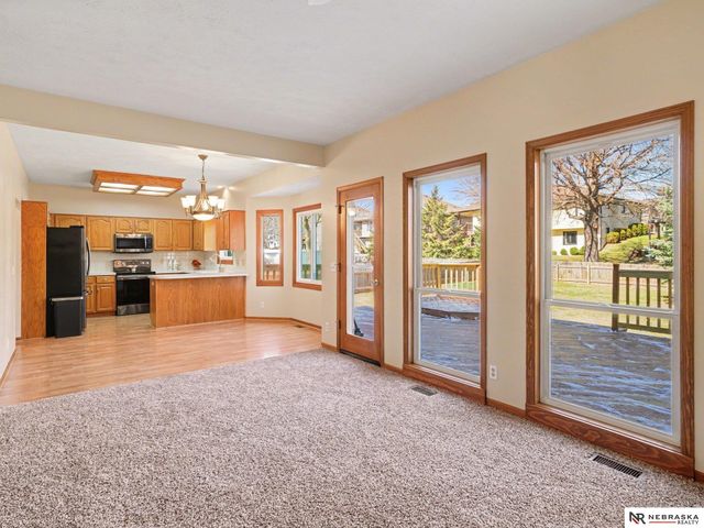 13518 Taylor Street, Omaha, NE 68164