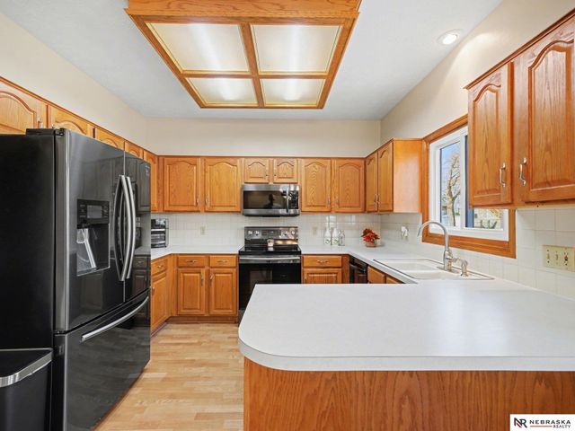 13518 Taylor Street, Omaha, NE 68164