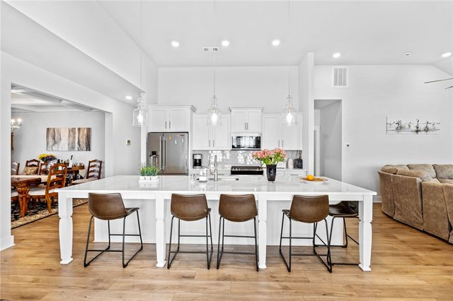 210 Maverick Trail, Central, SC 29630