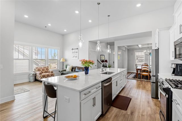 210 Maverick Trail, Central, SC 29630