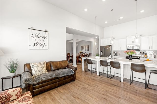 210 Maverick Trail, Central, SC 29630