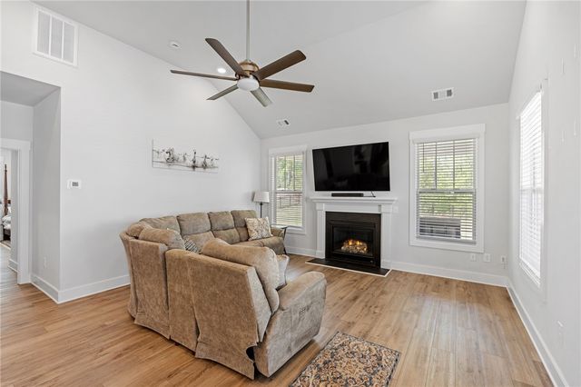 210 Maverick Trail, Central, SC 29630