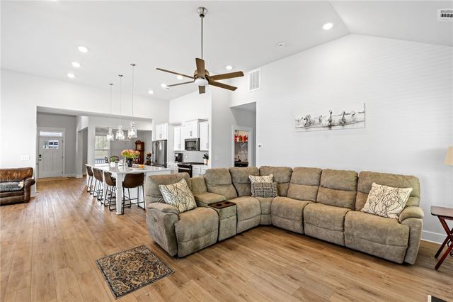 210 Maverick Trail, Central, SC 29630