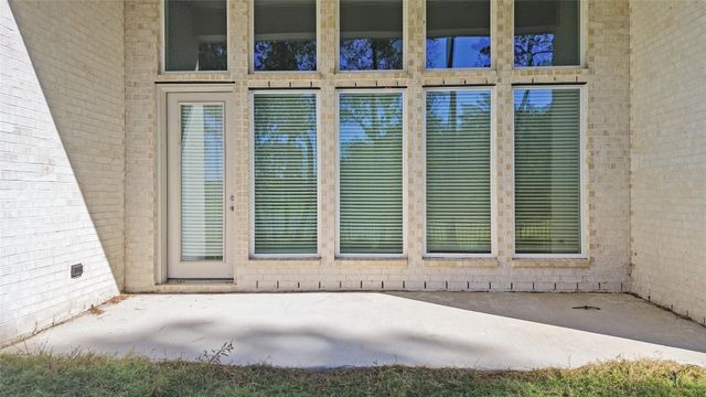 14 Arctic Tern Circle, Magnolia, TX 77354