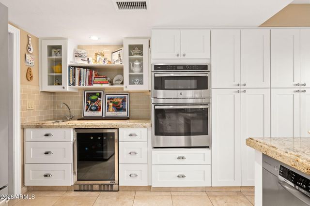 10050 E MOUNTAINVIEW LAKE Drive 10, Scottsdale, AZ 85258