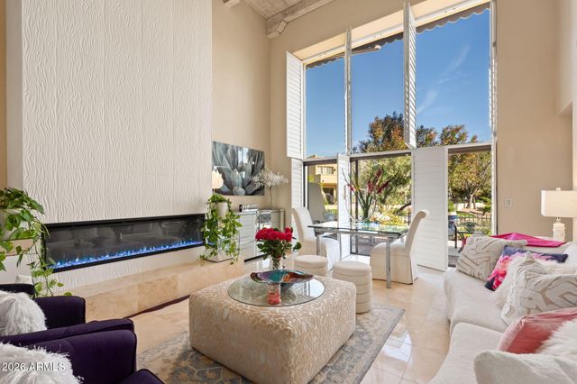 10050 E MOUNTAINVIEW LAKE Drive 10, Scottsdale, AZ 85258