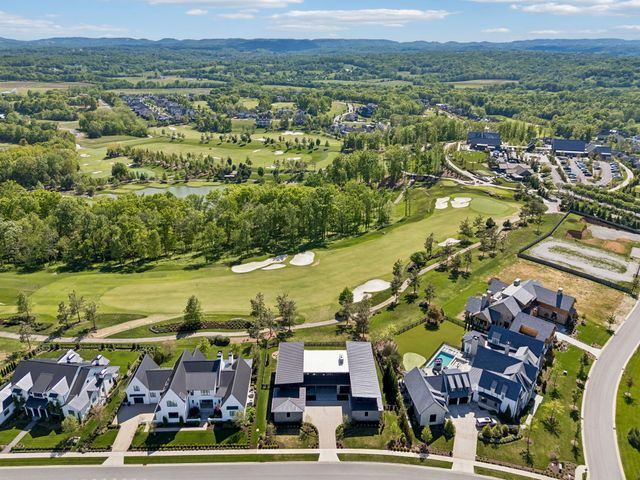 8005 Backwoods Dr, College Grove, TN 37046