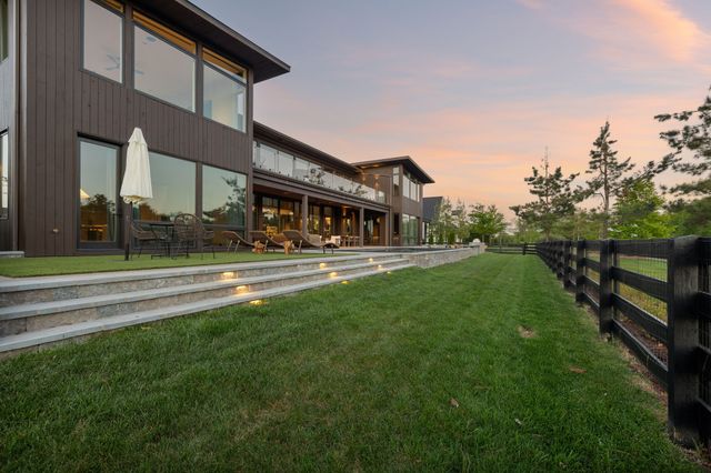 8005 Backwoods Dr, College Grove, TN 37046