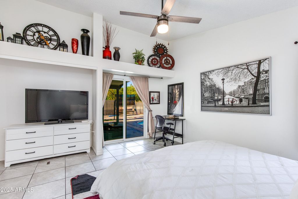 Image 15 of property listing at 8750 E CULVER Street, Scottsdale, AZ 85257
