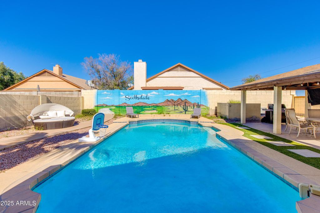 Image 21 of property listing at 8750 E CULVER Street, Scottsdale, AZ 85257