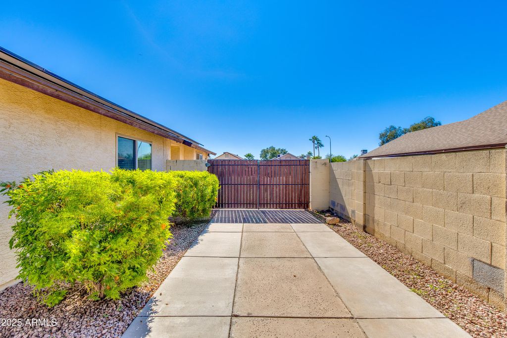 Image 22 of property listing at 8750 E CULVER Street, Scottsdale, AZ 85257