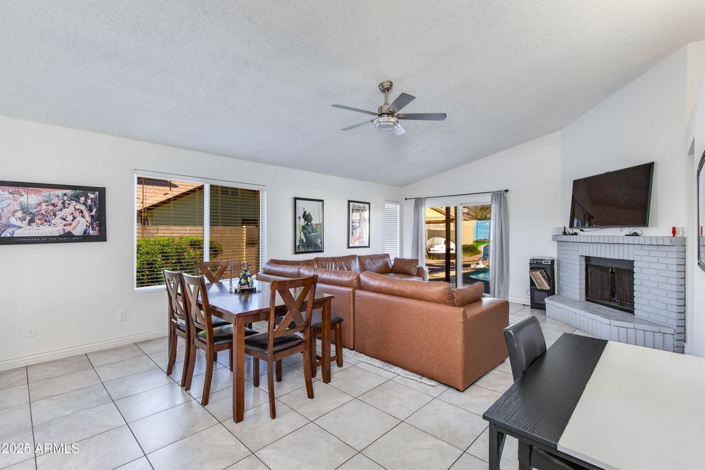 Image 7 of property listing at 8750 E CULVER Street, Scottsdale, AZ 85257
