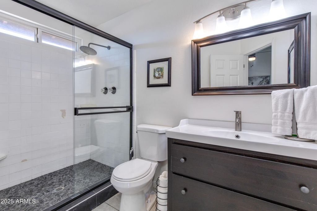 Image 9 of property listing at 8750 E CULVER Street, Scottsdale, AZ 85257