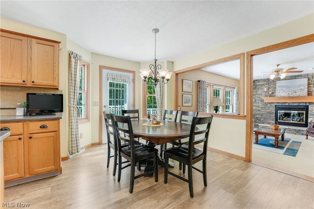 17800 Settlers Trail, Chagrin Falls, OH 44023