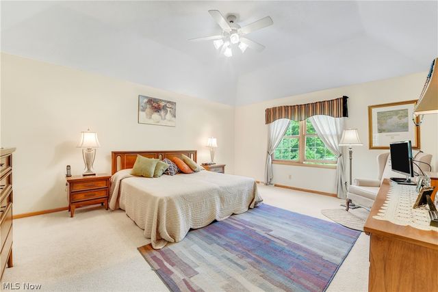 17800 Settlers Trail, Chagrin Falls, OH 44023