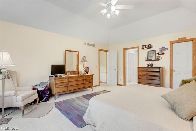 17800 Settlers Trail, Chagrin Falls, OH 44023