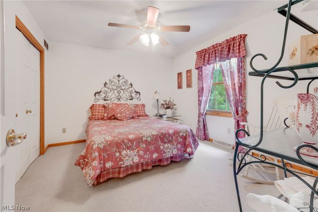 17800 Settlers Trail, Chagrin Falls, OH 44023