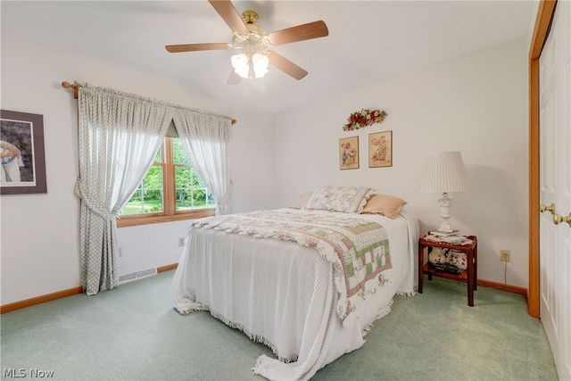 17800 Settlers Trail, Chagrin Falls, OH 44023