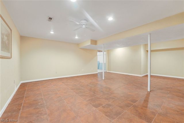 17800 Settlers Trail, Chagrin Falls, OH 44023