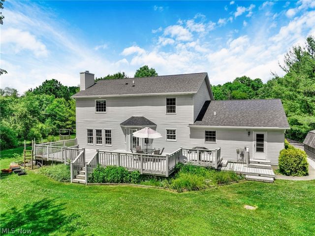 17800 Settlers Trail, Chagrin Falls, OH 44023