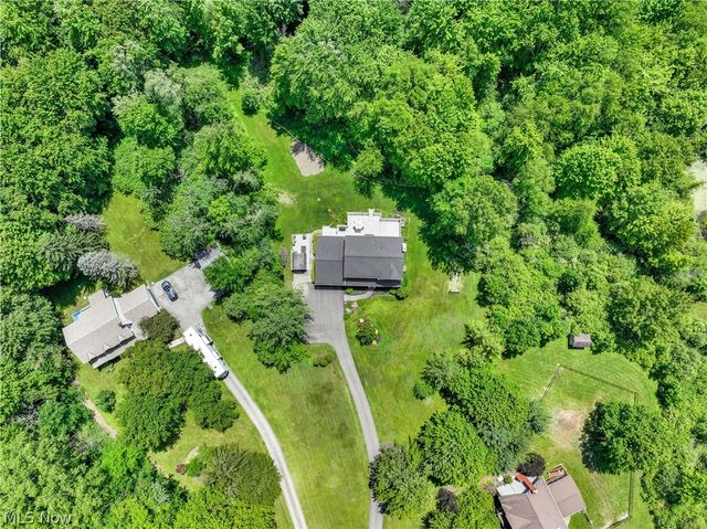 17800 Settlers Trail, Chagrin Falls, OH 44023
