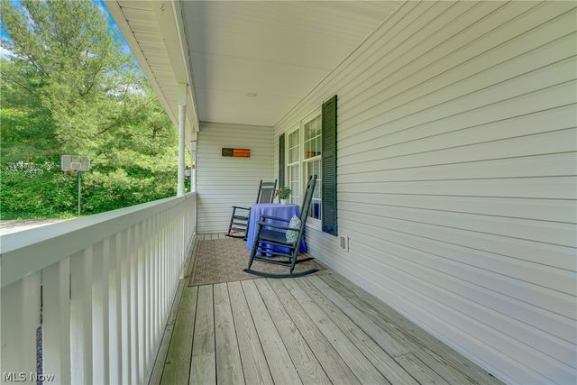 17800 Settlers Trail, Chagrin Falls, OH 44023
