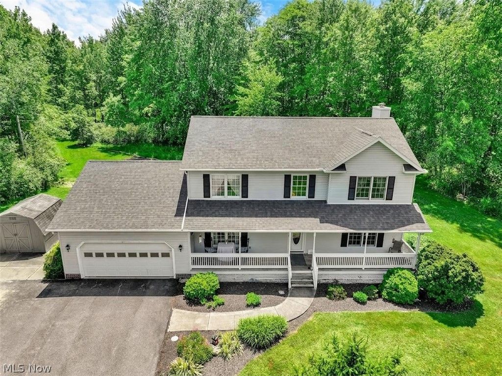 17800 Settlers Trail, Chagrin Falls, OH 44023