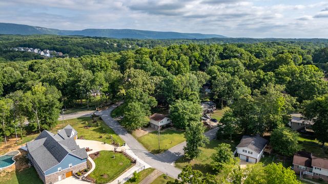 901 Spurling Drive, Hixson, TN 37343