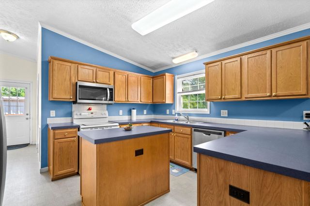 2161 Eastwoods Dr., Conway, SC 29526