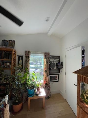 2910 Pecan Springs RD A, Austin, TX 78723