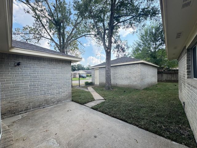 13703 Cologne Drive, Houston, TX 77065