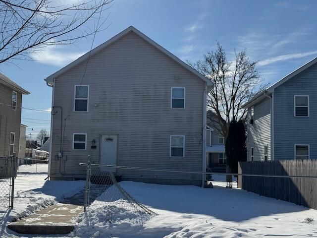 2476 W Garfield AVENUE, Milwaukee, WI 53205