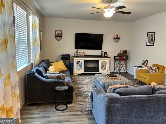 372 Layfield Drive, Jonesboro, GA 30238