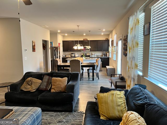 372 Layfield Drive, Jonesboro, GA 30238