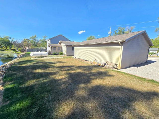 5879 W Lewis Street, Albion, IN 46701