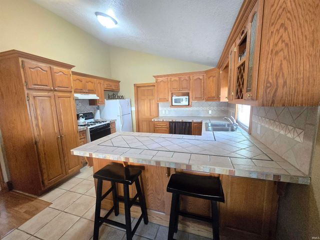 5879 W Lewis Street, Albion, IN 46701