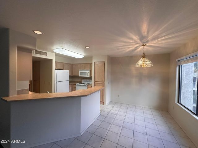16715 E El Lago Boulevard Unit 214, Fountain Hills, AZ 85268