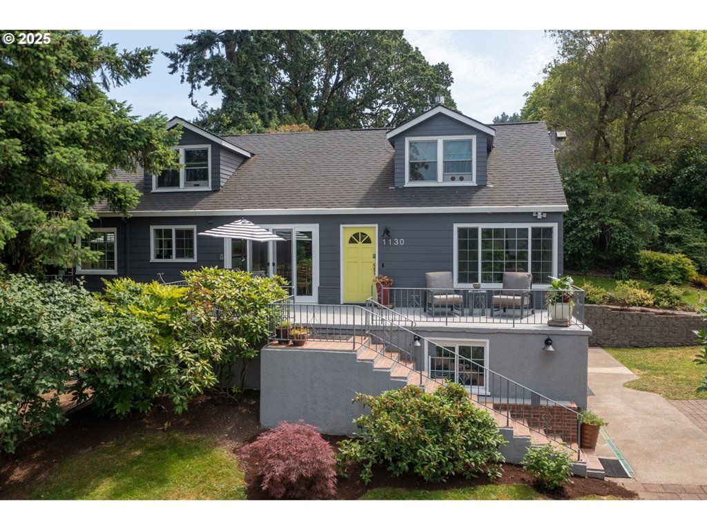 1130 LAUREL St, Lake Oswego, OR 97034