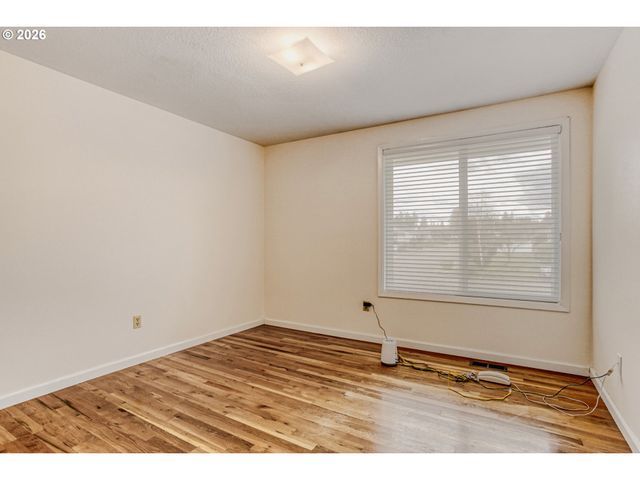 13039 Ne MORRIS St, Portland, OR 97230