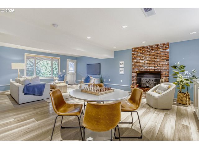 13039 Ne MORRIS St, Portland, OR 97230