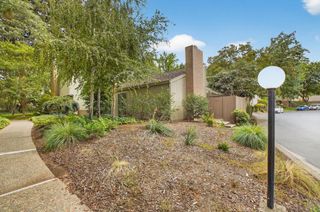 501 Dunbarton Cir, Sacramento, CA 95825